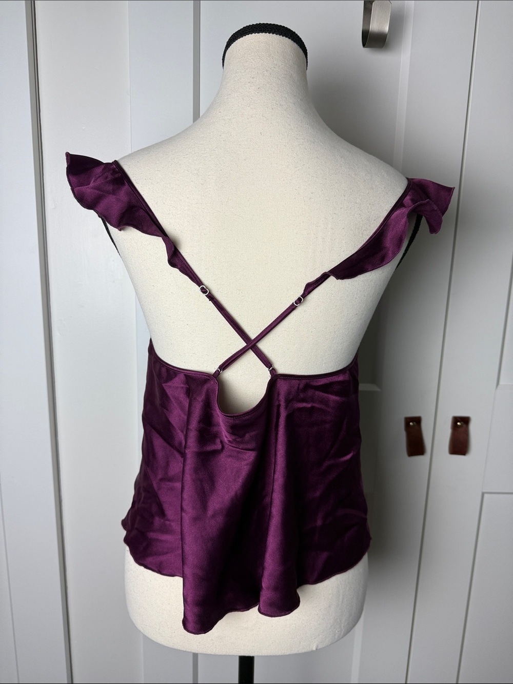 Victoria Secret satin fairy core ruffled hem v neck whimsical purple tank top M